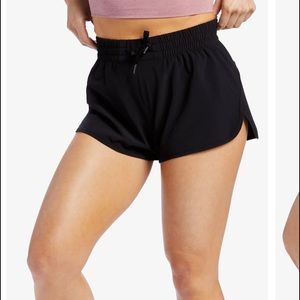 Stori by Katy Hearn challenge 2 1/2" short size 6